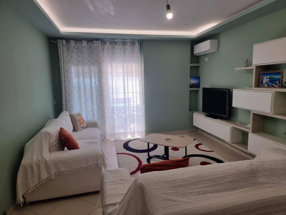 Two Suns Apartament Sarandë Buitenkant foto