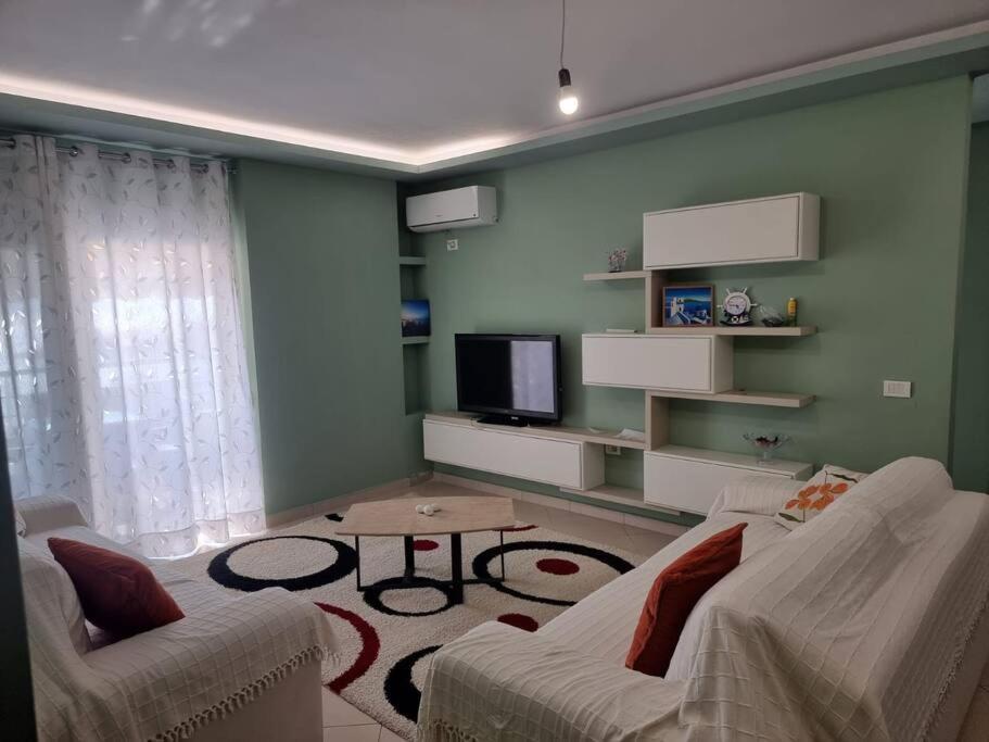 Two Suns Apartament Sarandë Buitenkant foto
