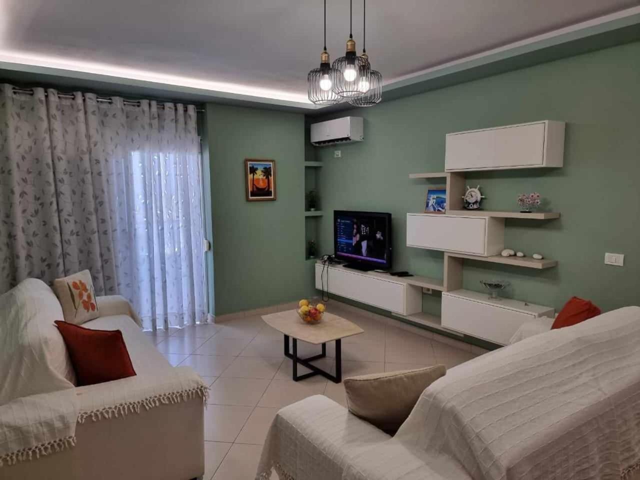 Two Suns Apartament Sarandë Buitenkant foto