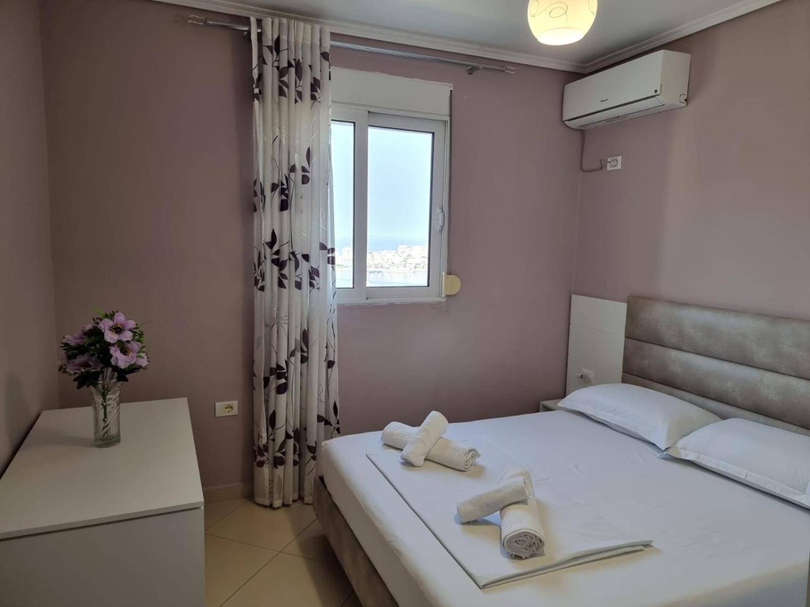 Two Suns Apartament Sarandë Buitenkant foto